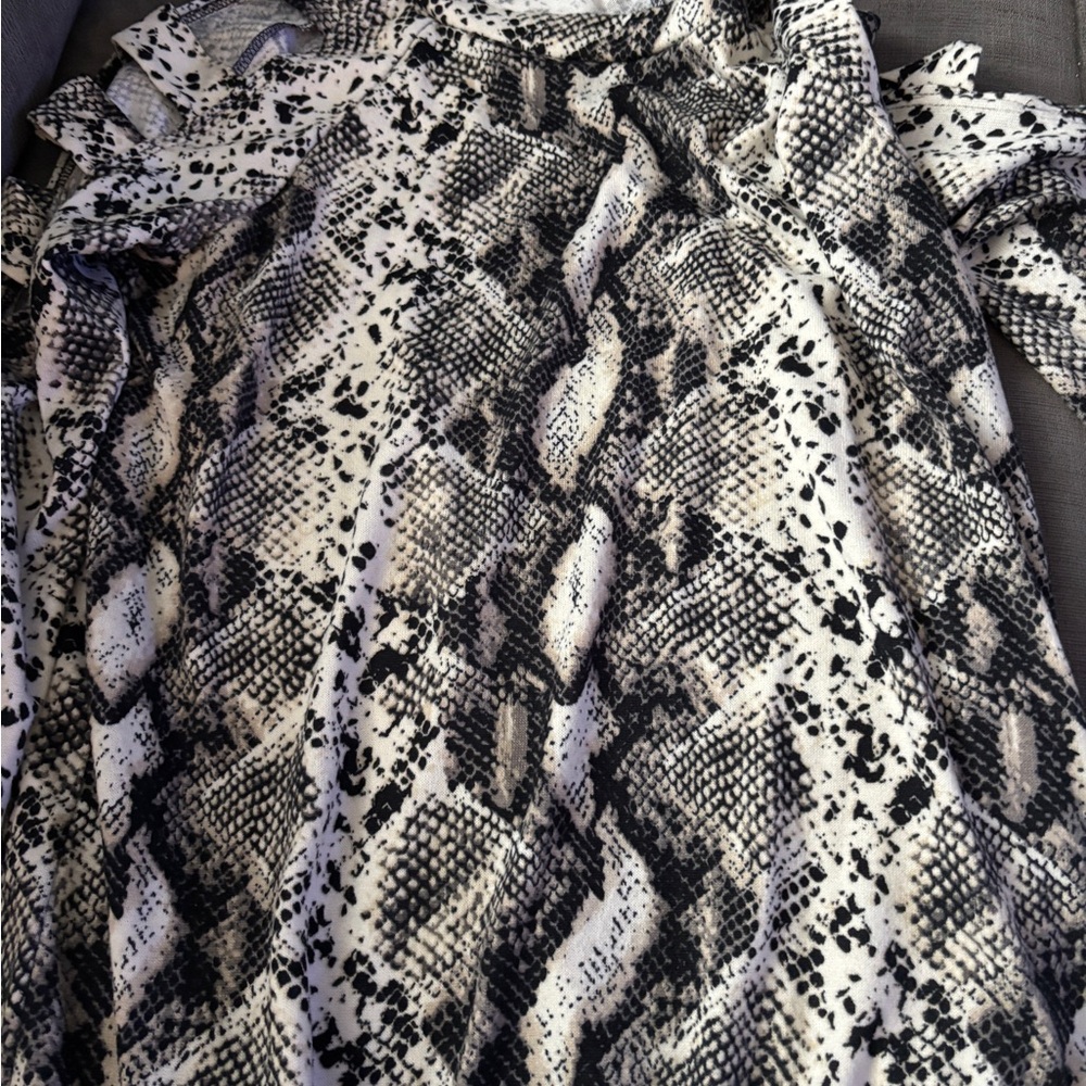 Chic Snake Print Women's Tunic Top